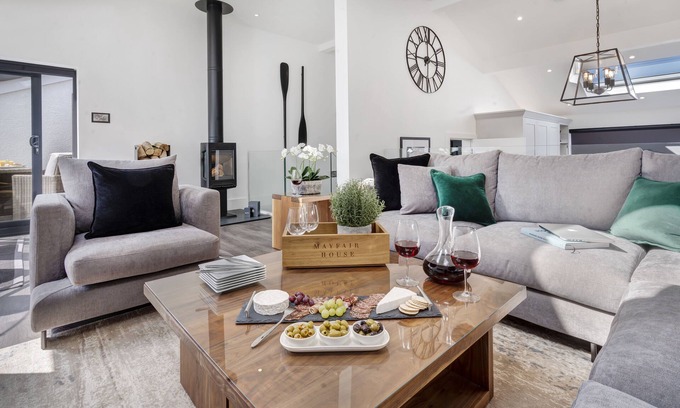 Bowness-on-Windermere House | NEW - Mayfair House - 5 Star - Lake View Luxury