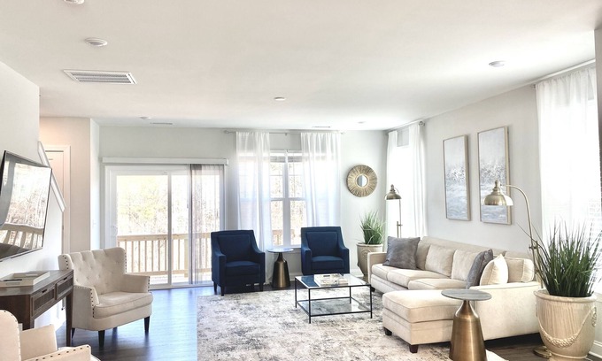 Durham House | New Modern Home near RDU-1st floor bedroom