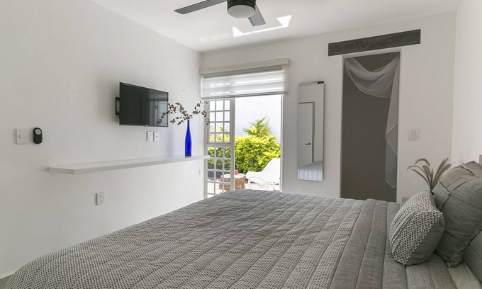 Providencia House | New modern house at the city financial district