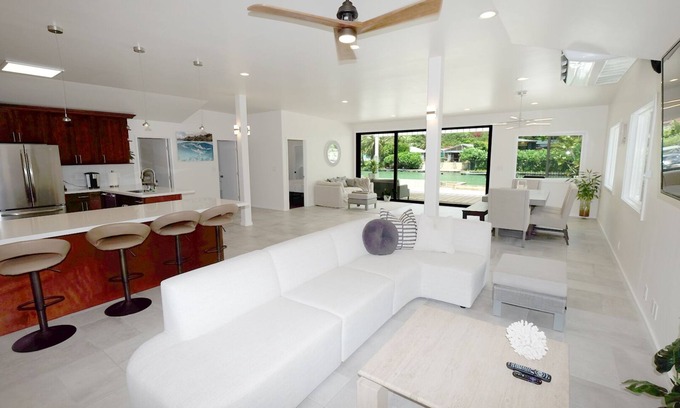 Hawaii Kai House | NEW Modern Marina Front on Hawaii Quay