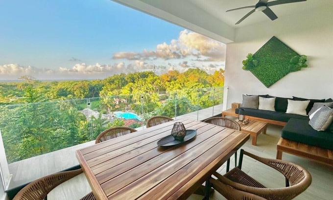 La Ceiba Apartment | *NEW* Modern & Stylish Condo With Rooftop Pool