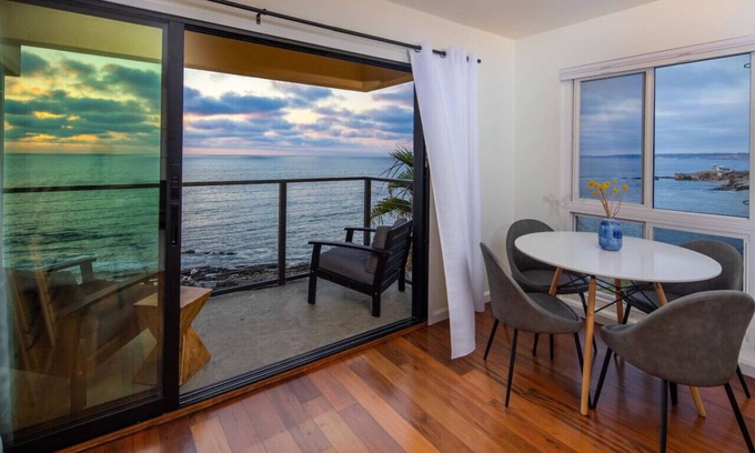 Village of La Jolla Condo | NEW! Oceanfront La Jolla Village View
