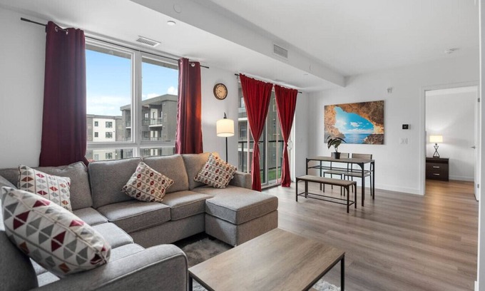 Niagara Falls Apartment | New+ Peaceful 2BR Family Retreat | 7 Mins To Falls