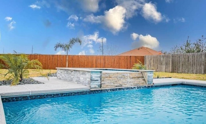 Harlingen House | New! Pool * Hot Tub* Gameroom *