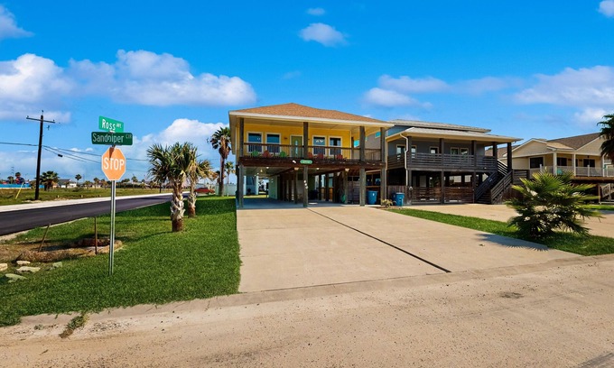 Leeward Sands House | New Port Aransas Home with WiFi & Bay Views - Near Community Park & Pool