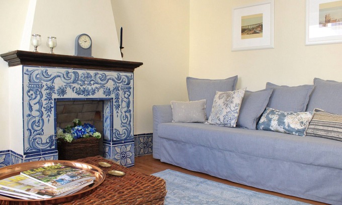 Principe Real Apartment | New ! Príncipe Real's, Lisbon BEST LOCATION- 18th Century Charming Appartment