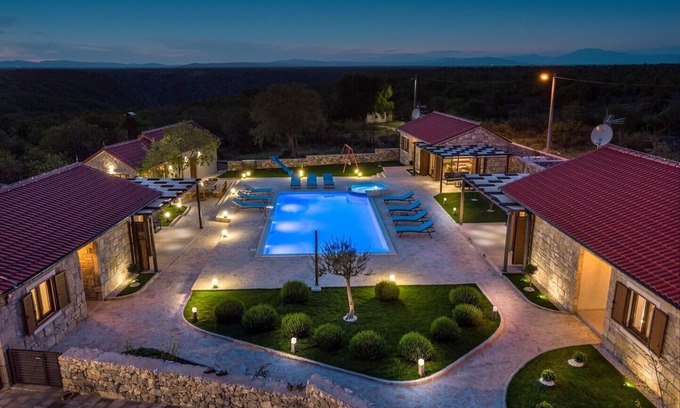 Oklaj Villa | New! Promina luxury villa with 72sqm Heated Pool, Jacuzzi, Infrared Sauna, Tennis court, Media room