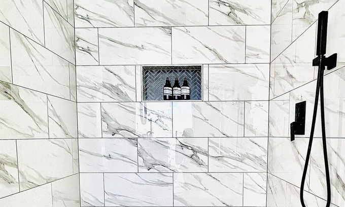 Memphis House | *NEW* Rain shower | Air bath | Cozy Memphis hidden gem