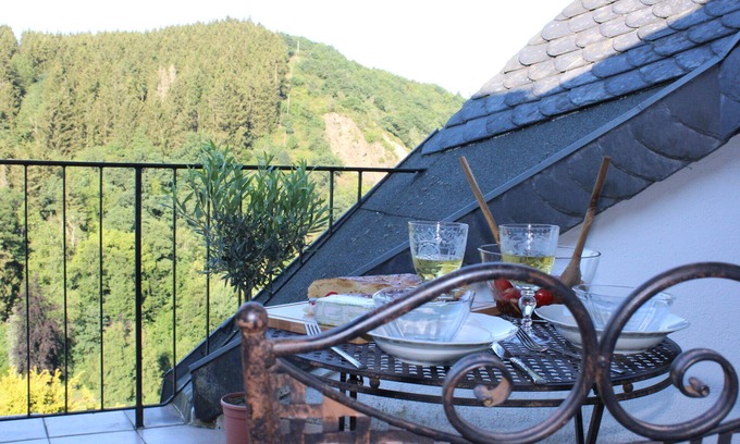 Reifferscheid Apartment | NEW: Romantic living