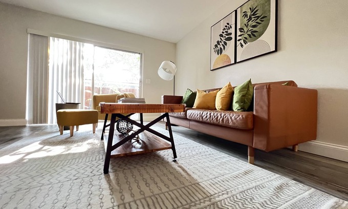 Lancaster Park House | NEW! Spacious designer 2-Bed/2.5-Bath townhome near Downtown Orlando