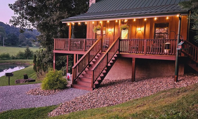 Newcomerstown Cabin | NEW! Springhaven Oasis Cabin
