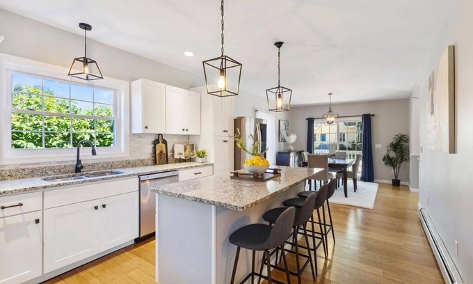South Portland House | New: Stylish 4BR Retreat, Dog-Friendly Comfort, Close to Portland & Beaches