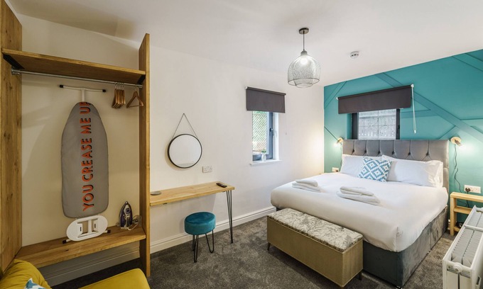 Derby Apartment | New Stylish Apartment I Deluxe Studio App