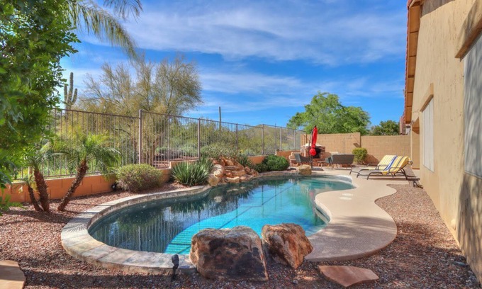 Tramonto House | New! The Tramonto Lodge with Heated Private Pool +Fire Pit+BBQ Grill