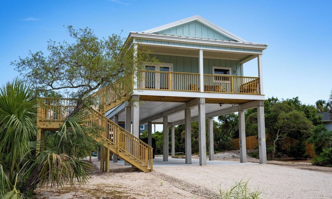 St. George Island House | New to Market! Family-Friendly, Golf Cart Friendly Neighborhood