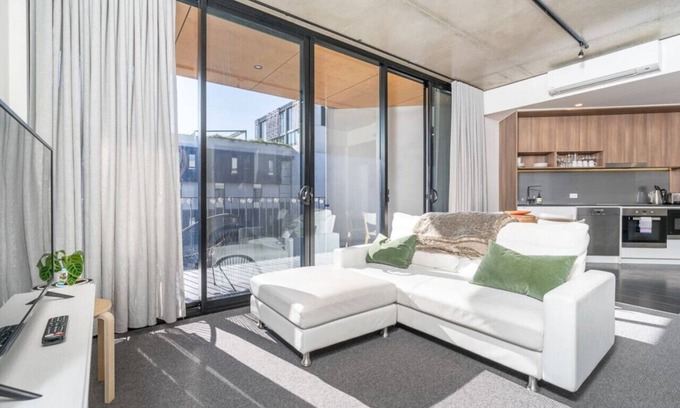 Kingston Apartment | New to VRBO: Spacious Kingston Foreshore Apt