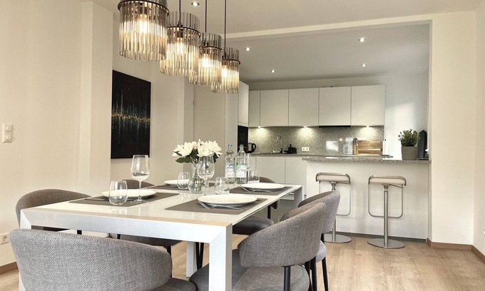 Gross Buchholz House | NEW: Top vacation home in Hanover, 120 sqm - modern, quiet. Close to the trade fair & city center.