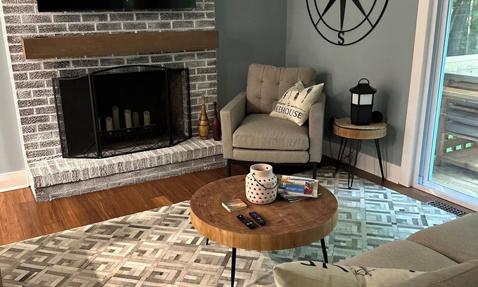 Union Pier Cottage | New! Updated cottage tucked away in a wooded area, close to everything