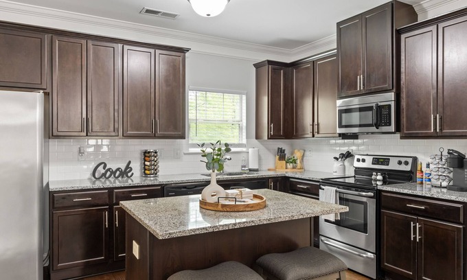 Opelika House | New updated home close to RTJ and Auburn!