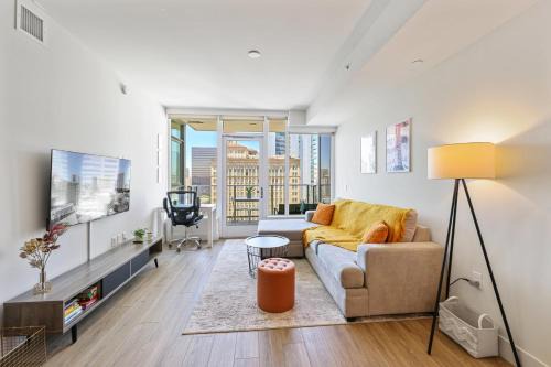 Civic Core Apartment | NEW Upscale Downtown San Diego Stay Queen Bed Pool & Sauna
