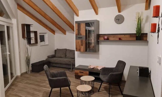 Protzel House | NEW! Vacation home by the lake