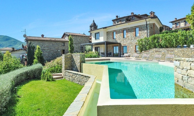 San Romano in Garfagnana Villa | New! Villa, 'endless swimming' infinity pool; mountain views; walk facilities