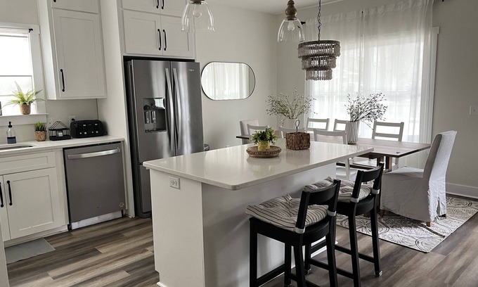 Shellman Bluff House | New-water and golf course view. Sleeps 8, 3 bedrooms, 2 baths, 4 beds.