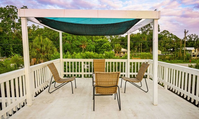 Suwannee House | NEW Waterfront/nature/fishing/games & more