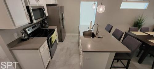 Port Isabel House | New Waterfront Bungalow - Fishermans Paradise - Bungalow Tarvana