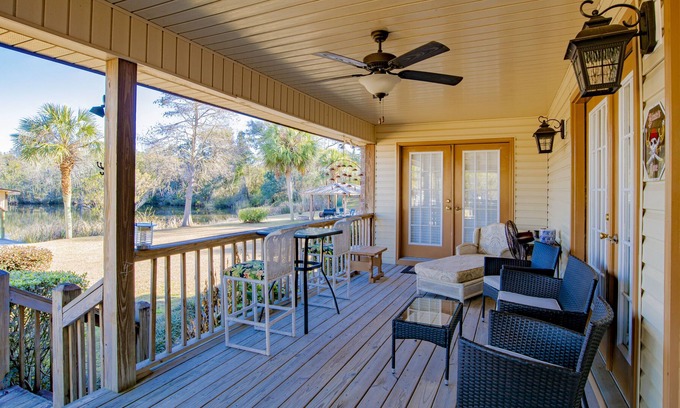 Milton House | New Years Open @ Pirate Cove, Waterfront Home, Boat Dock, Campfire Fun, Covered Porch