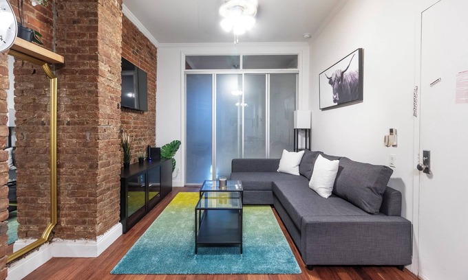 East Village Apartment | New York Nook: Full Equipped Cozy 2-Bedroom LES