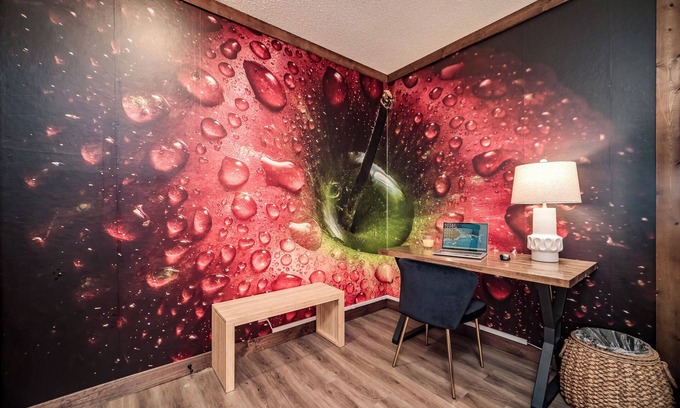 Prescott House | New York Themed | Boutique Suite