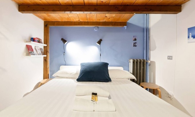 La Fontana Apartment | NEW! Your apartment in the heart of Isola!