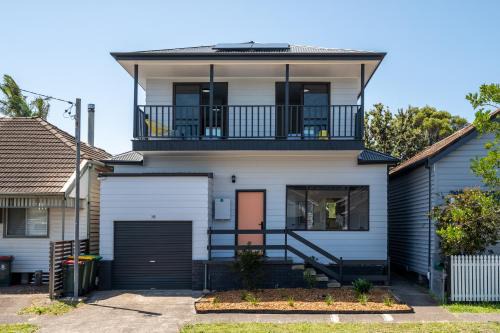 Hamilton House | Newcastle Escape 4-Bedroom House