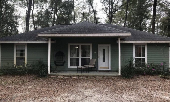 Branford House | Newer built Three/two home - Open floor plane Outside gas barbecue and fire pit