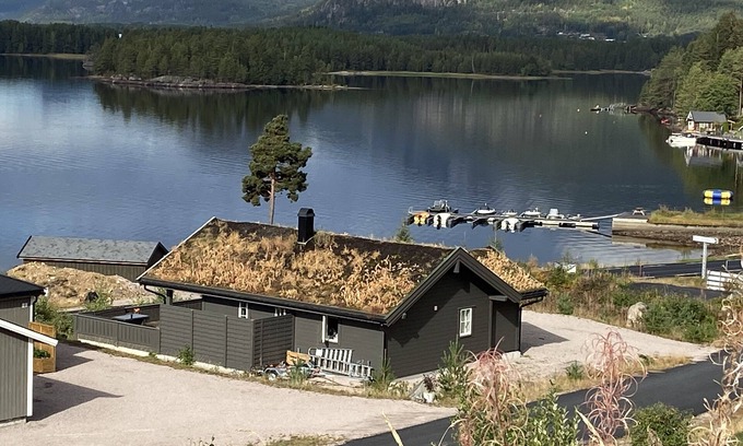 Kviteseid Cabin | Newer cottage on the sunny side of Vrådal/Vraadal