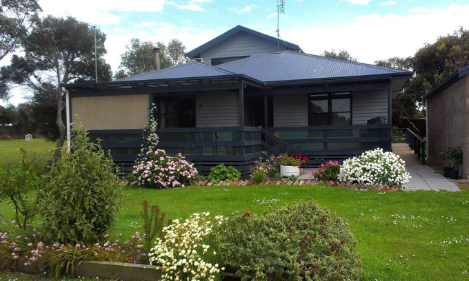 Peterborough House | Newfield Holiday House