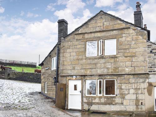 Halifax House | Newlands Farm Cottage Halifax