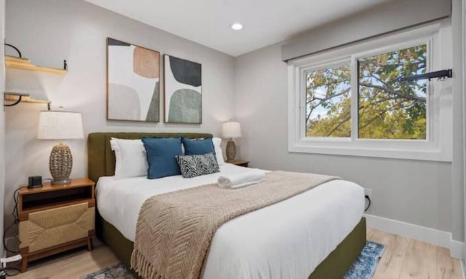 Townsend House | NewLuxHome! EV! MiniGolf! PoolTable! HeartofSanJose