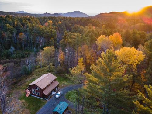 Elizabethtown House | Newly-built mountain lodge with hot tub and 87 acres