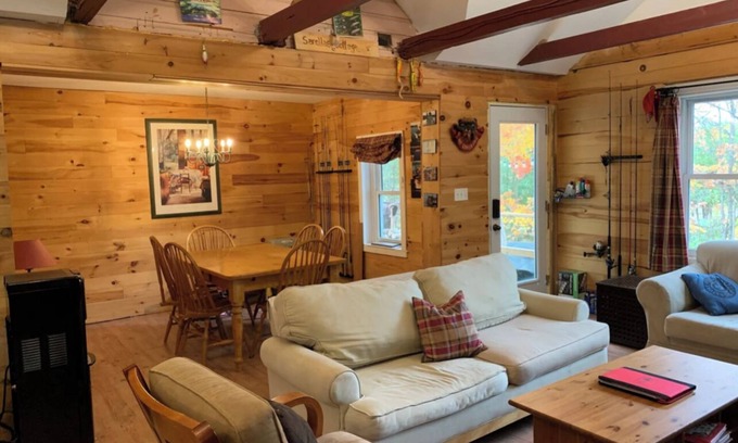 Havelock-Belmont-Methuen Cottage | Newly updated 5 bedroom w excellent fishing