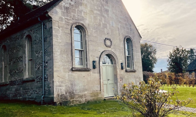 Shaftesbury Cottage | Newly converted, hilltop Chapel