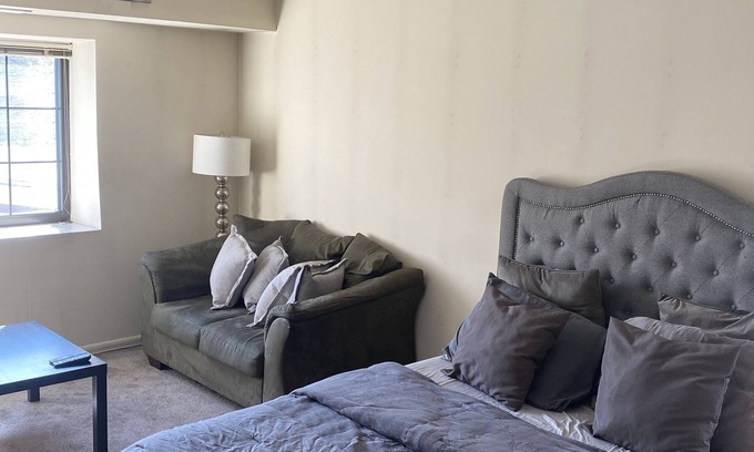 Saint Davids Apartment | Newly Furnished 2 bedroom/2 bathroom