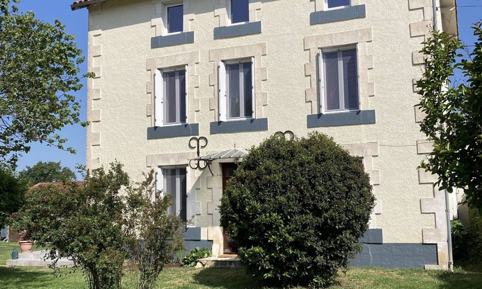 La Chapelle-Baton Villa | Newly reburbished 4 bedroom town house in La Vienne.