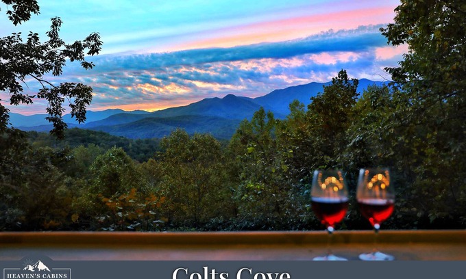 Gatlinburg Cabin | Newly Remodeled! 2 Bedroom Suite Luxury Cabin- Gorgeous Mt Views