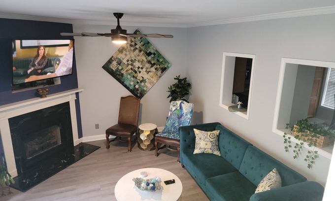 Charlotte Condo | Newly remodeled 2 BR condo minutes to the airport and uptown