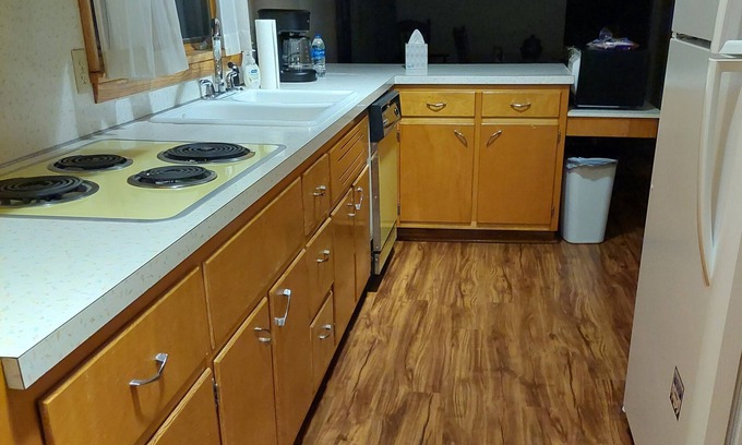 Punxsutawney Apartment | Newly Remodeled 2 Bdrm Apt-downtown-5 min from Gobblers Knob!