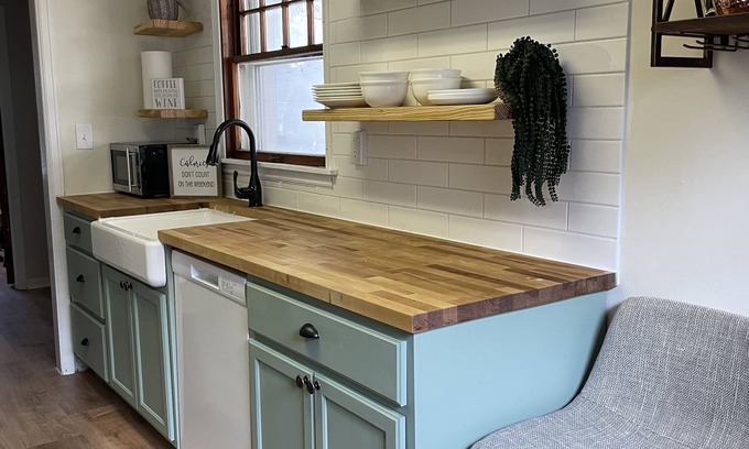 Perrysburg House | Newly remodeled home - adorable and cozy!