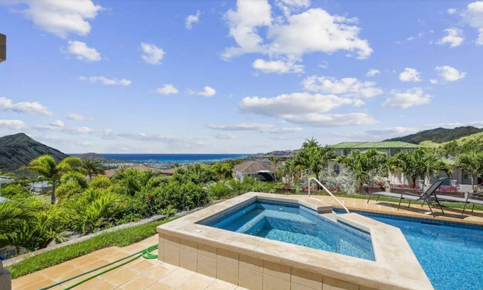 Kamehame Ridge House | NEWLY REMODELED Mansion with Central A/C, Pool & Jacuzzi overlooking the Ocean