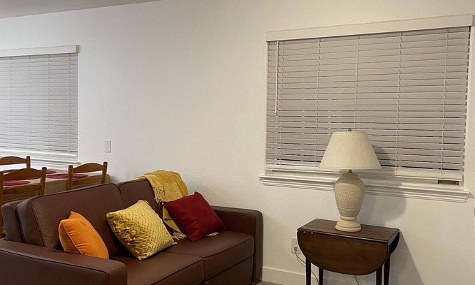 Vista Apartment | Newly Remodeled Quiet 2 Bedroom apartment near shopping, beach and attractions